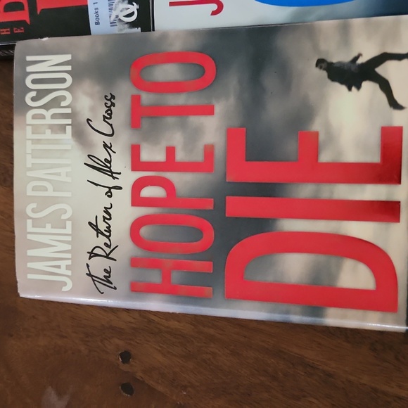 James Patterson books - Picture 2 of 4